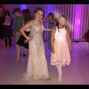 Adrianna papell Beautiful beaded gown size 4